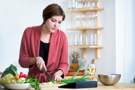 上海热线健康频道-- 更年期女性饮食应少吃肉多