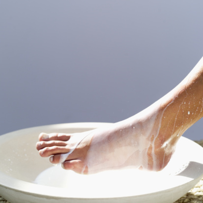 用什么泡脚可以改善疲劳 0025116bbdd4101c409a35.jpg