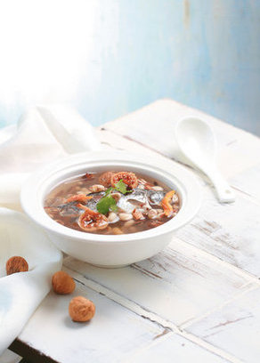 喝鱼鳞汤可预防骨质疏松心脏病